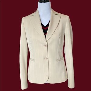 Benetton like new notch collar two-button blazer